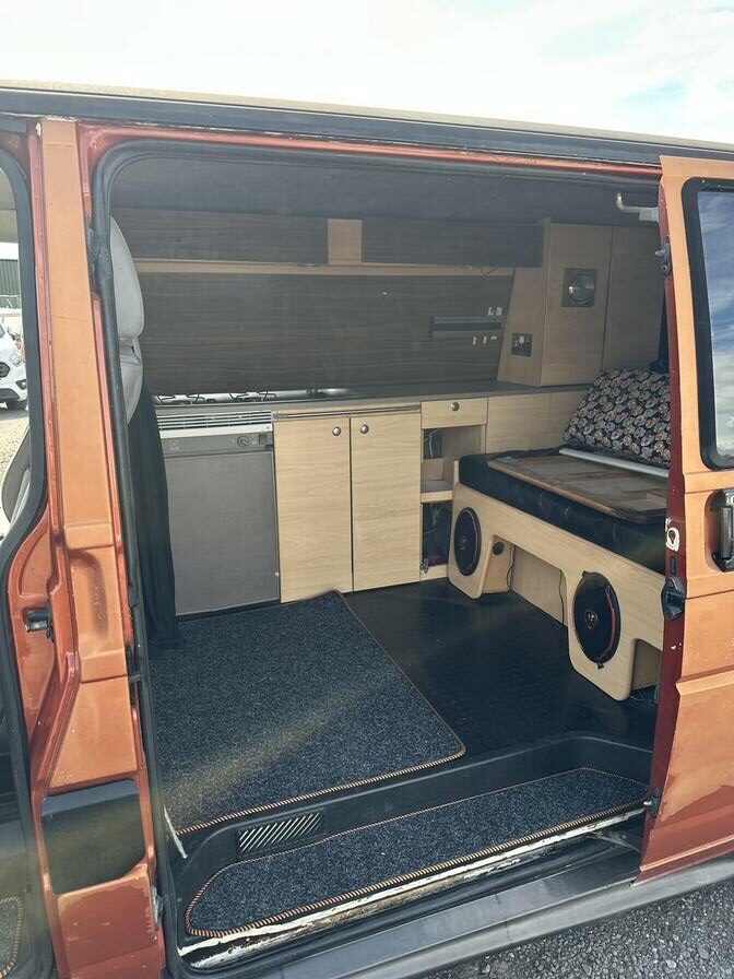 2002 Volkswagen Transporter – Model: Transporter TDI SWB – LJ02GKP