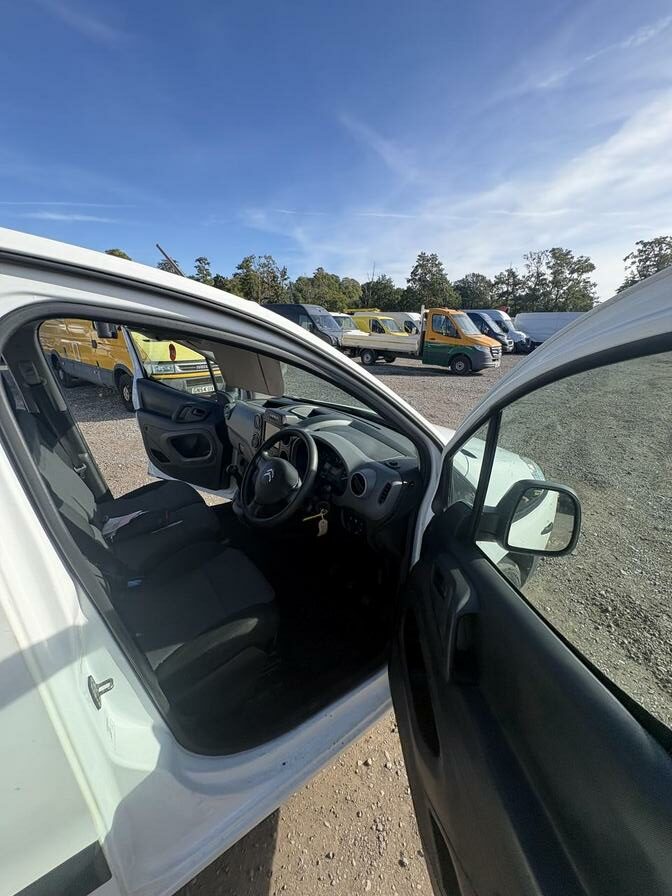 2017 Citroen Berlingo – Model: Berlingo 850 Enterprise Blue HDi – YH17VLZ