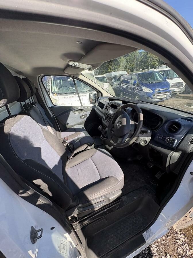 2015 Vauxhall Vivaro – Model: Vivaro  2700 CDTI – CV65OGJ