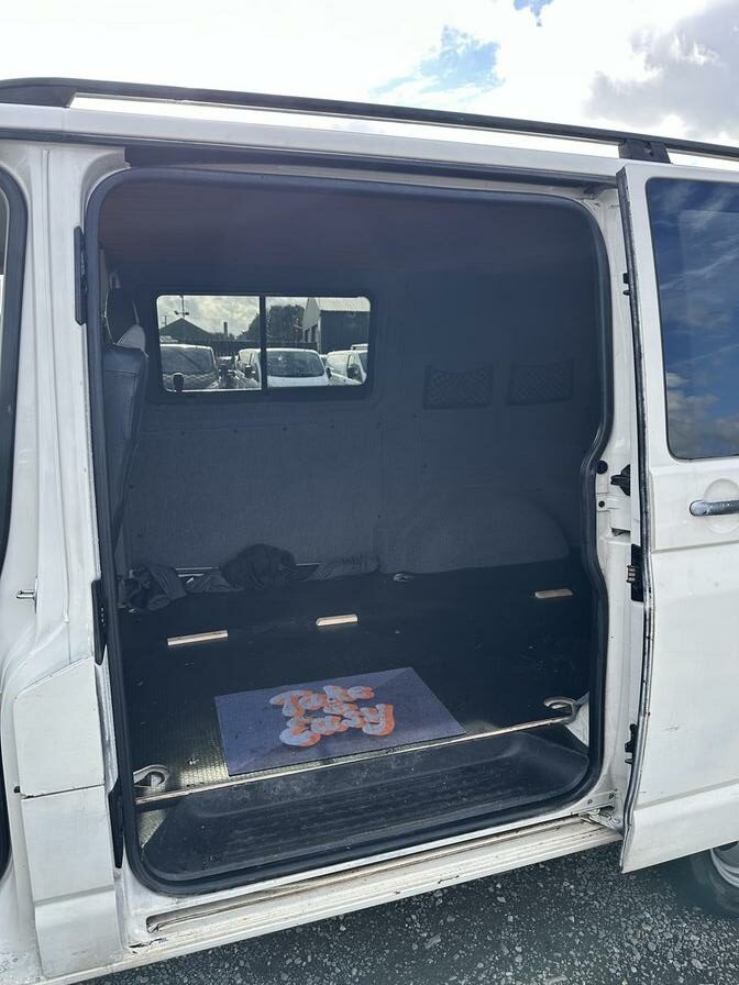 2008 Volkswagen Transporter – Model: Transporter T28 130 TDI SWB – VK08LUY