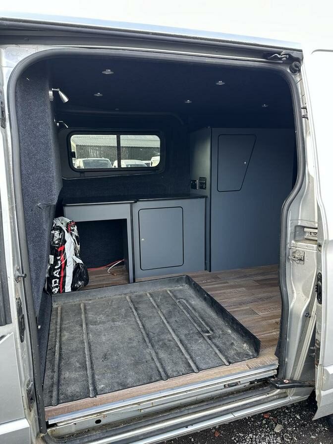 2014 Ford Transit Custom – Model: Transit Custom 270 Limited E-Tech – SF14XLH