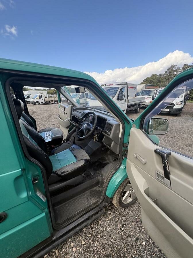 1999 Volkswagen Transporter – Model: Transporter TDI SWB – V41GCS