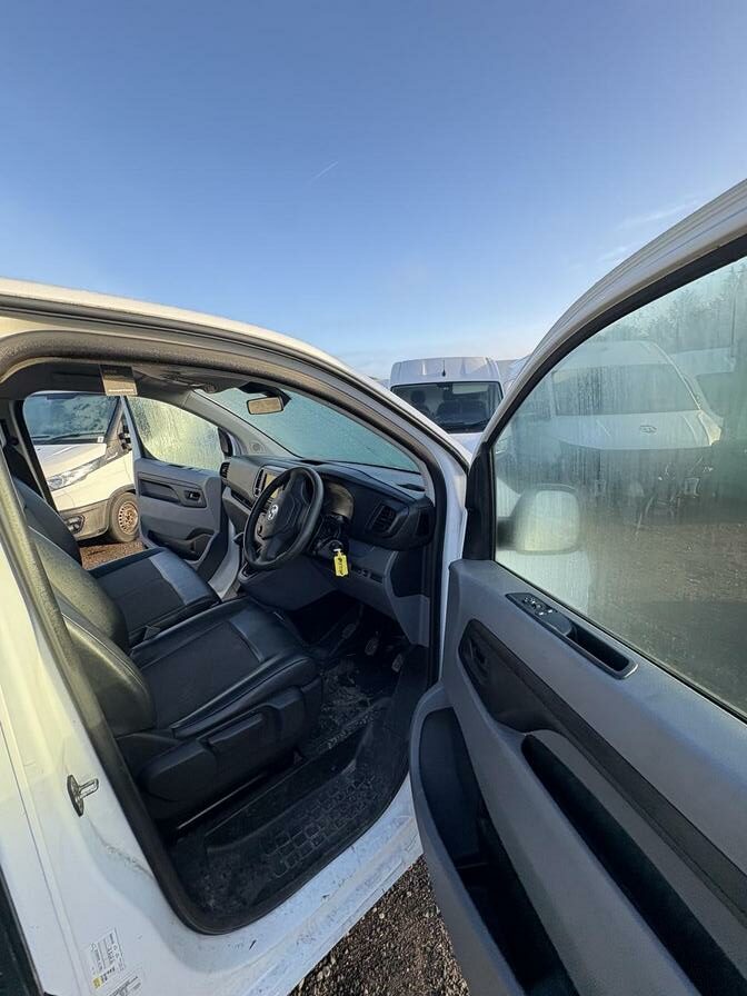 2021 Vauxhall Vivaro – Model: Vivaro 2900 Dynamic S/S – DP70CBV