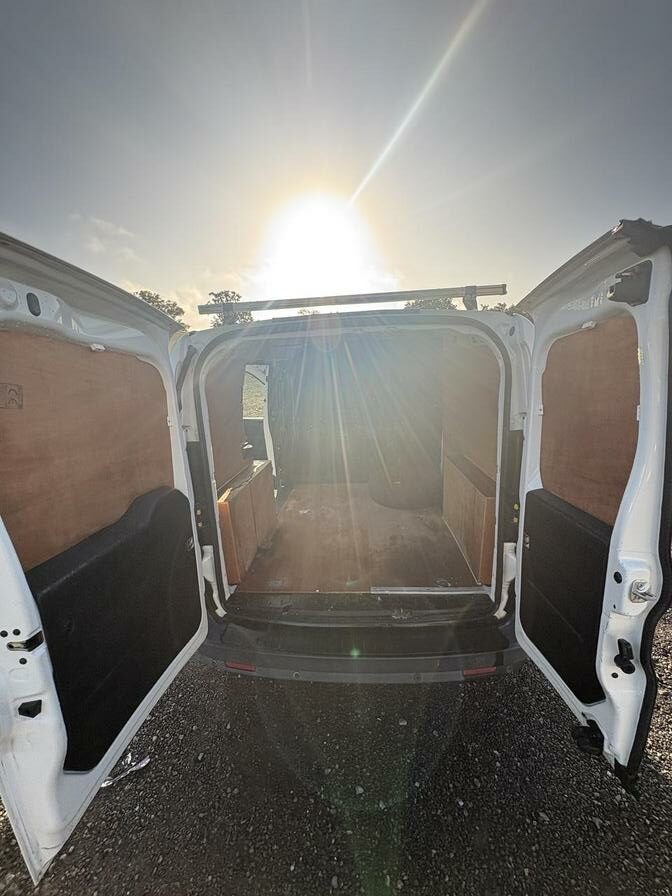 2016 Vauxhall Combo – Model: Combo 2000 L1H1 CDTi – VU66EXF
