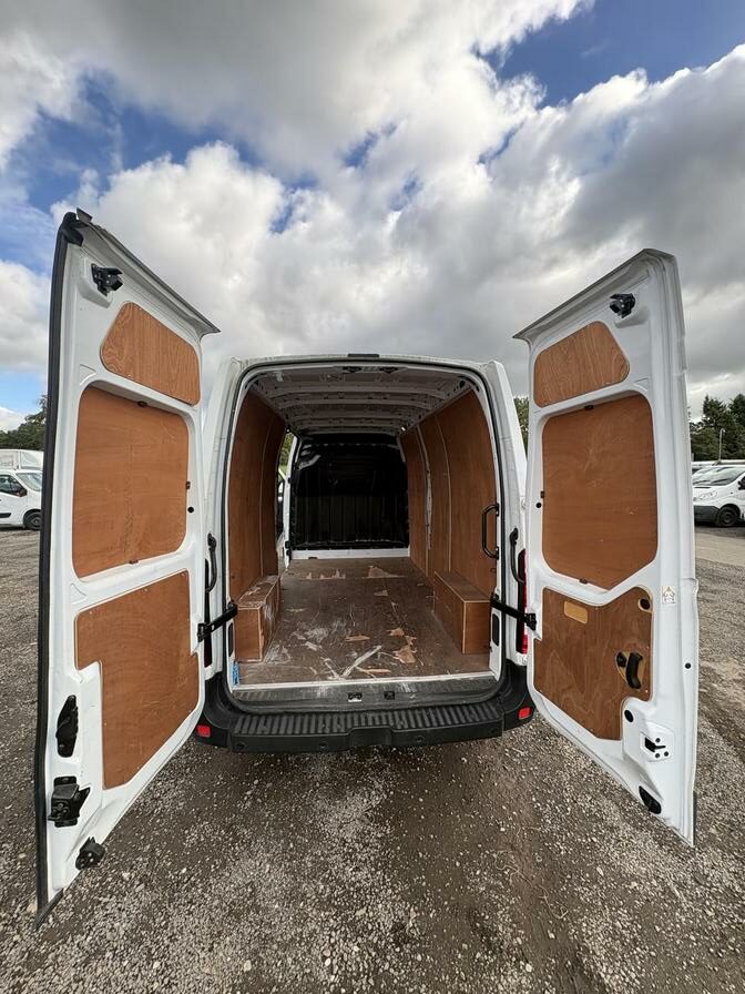 2022 Nissan Interstar – Model: Interstar Acenta dCi – BJ22YYR