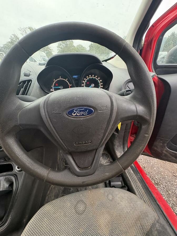2015 Ford Transit Courier – Model: Transit Courier Base TDCi – YM15VCL