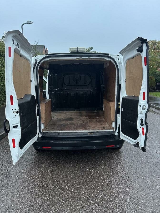 2017 Fiat Doblo Cargo – Model: Doblo 16v SX MultiJet II – CV17OED