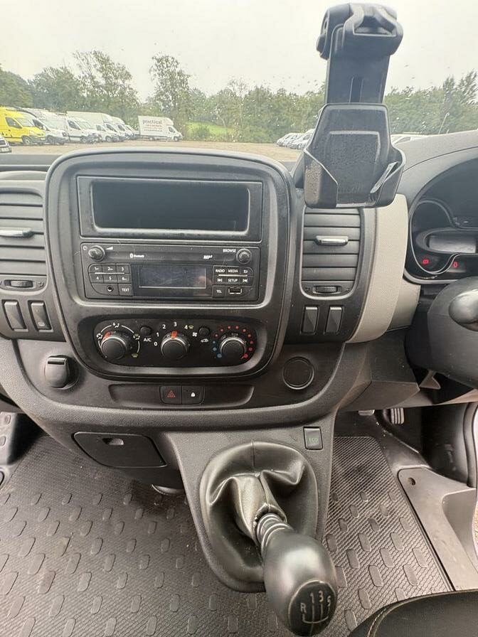 2015 Renault Trafic – Model: Trafic SL27 Business+ dCi – DN15HZT