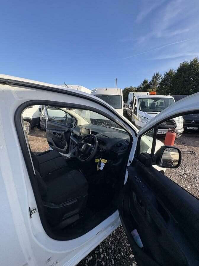 2022 Citroen Berlingo – Model: Berlingo 1000 Enterprise Professional Blue HDi – MD71YJM