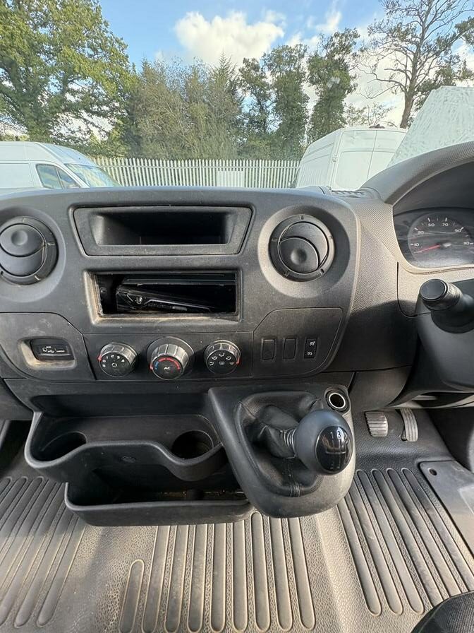 2013 Renault Master – Model: Master 125.35 LWB – BX13HDN