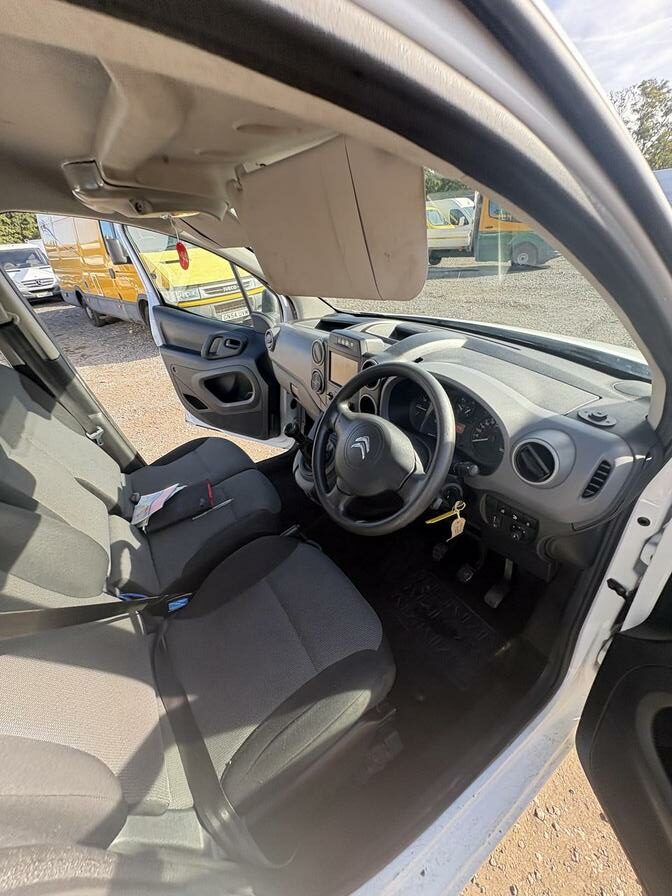 2017 Citroen Berlingo – Model: Berlingo 850 Enterprise Blue HDi – YH17VLZ
