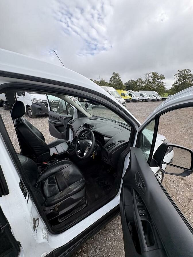 2015 Ford Tourneo Connect – Model: Tourneo Connect Style TDCi – YB15VWT