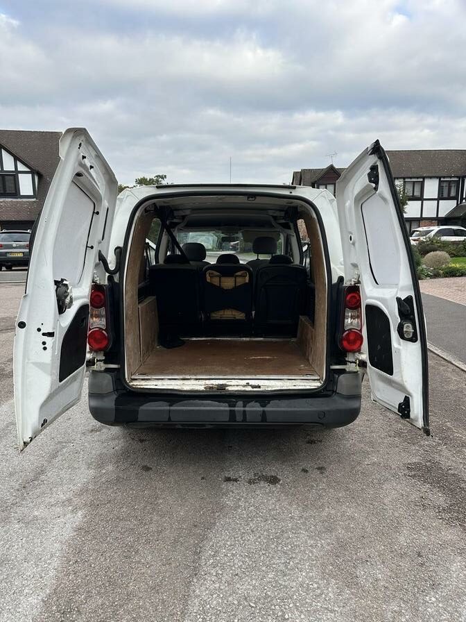 2014 Peugeot Partner – Model: Partner CRC HDi – AF64WVE