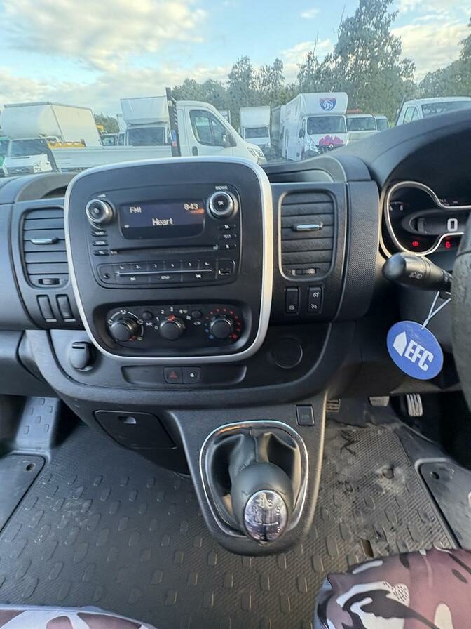 2015 Vauxhall Vivaro – Model: Vivaro 2700 Sportive CDTi – SD65LGZ