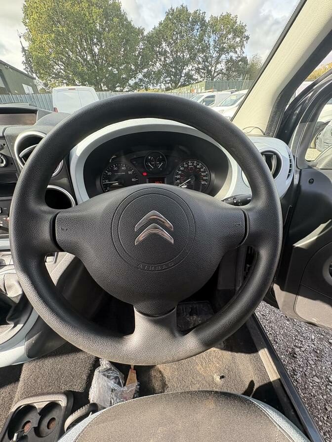 2015 Citroen Berlingo Multispace – Model: Berlingo Multispace VTR HDi – SK15OMT