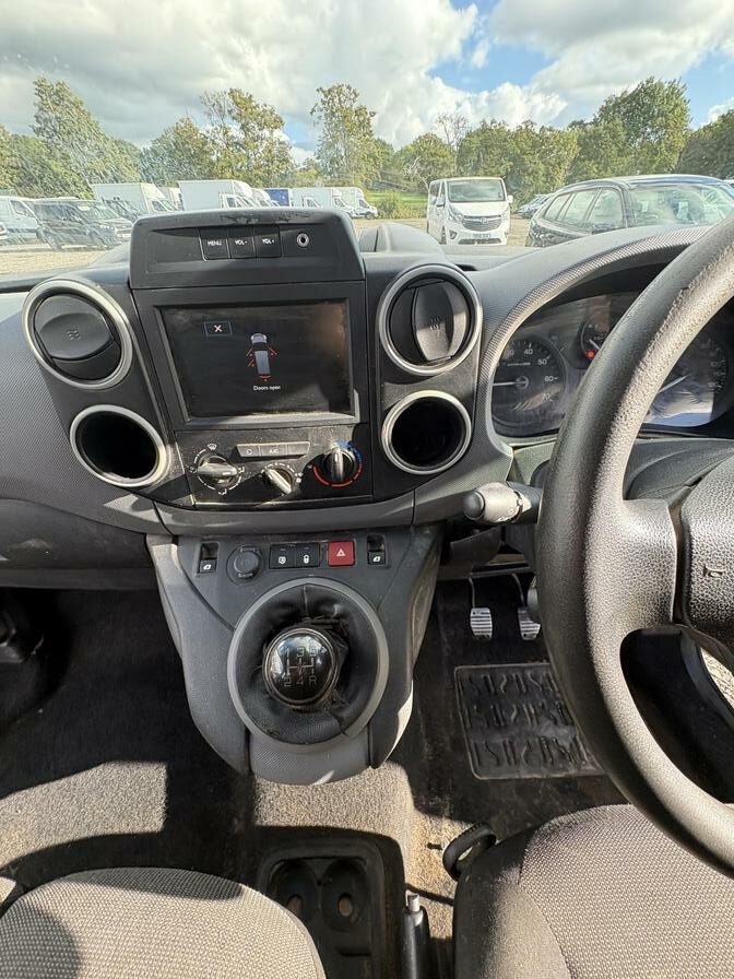 2017 Peugeot Partner – Model: Partner Professional L1 Blue HDi – WL66FEH