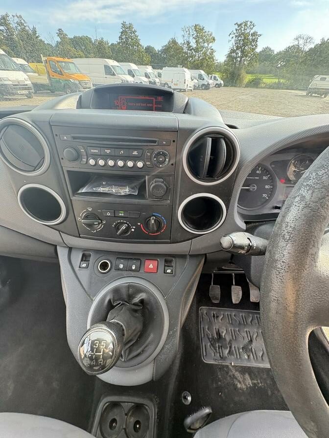 2014 Peugeot Partner – Model: Partner 850 Professional L1 HDi – FL14XPY
