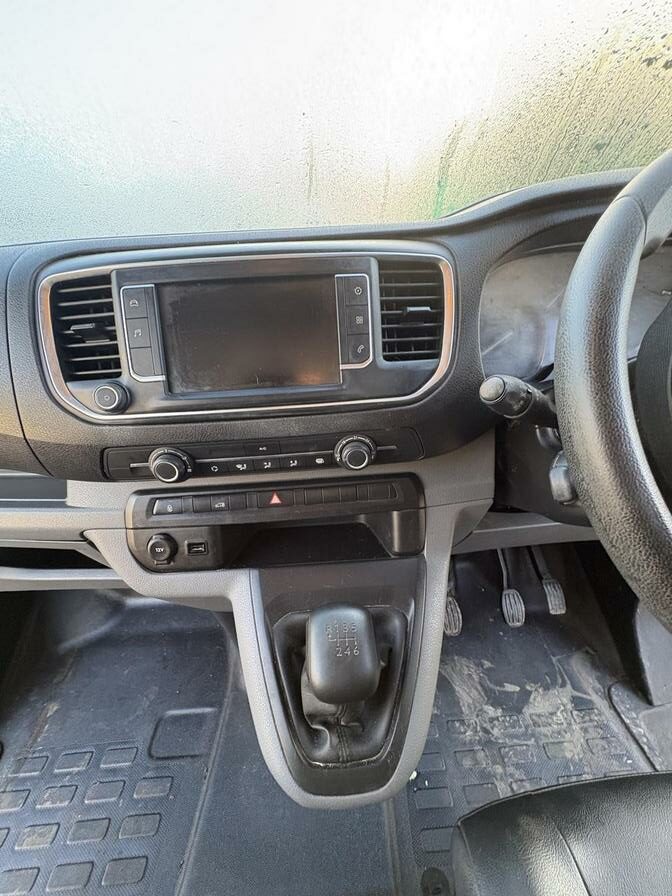 2021 Vauxhall Vivaro – Model: Vivaro 2900 Dynamic S/S – DP70CBV