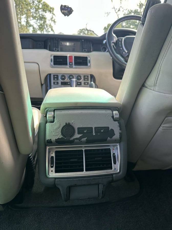 2005 Land Rover Range Rover – Model: Range Rover V8 Vogue SE Auto – ND55LNF