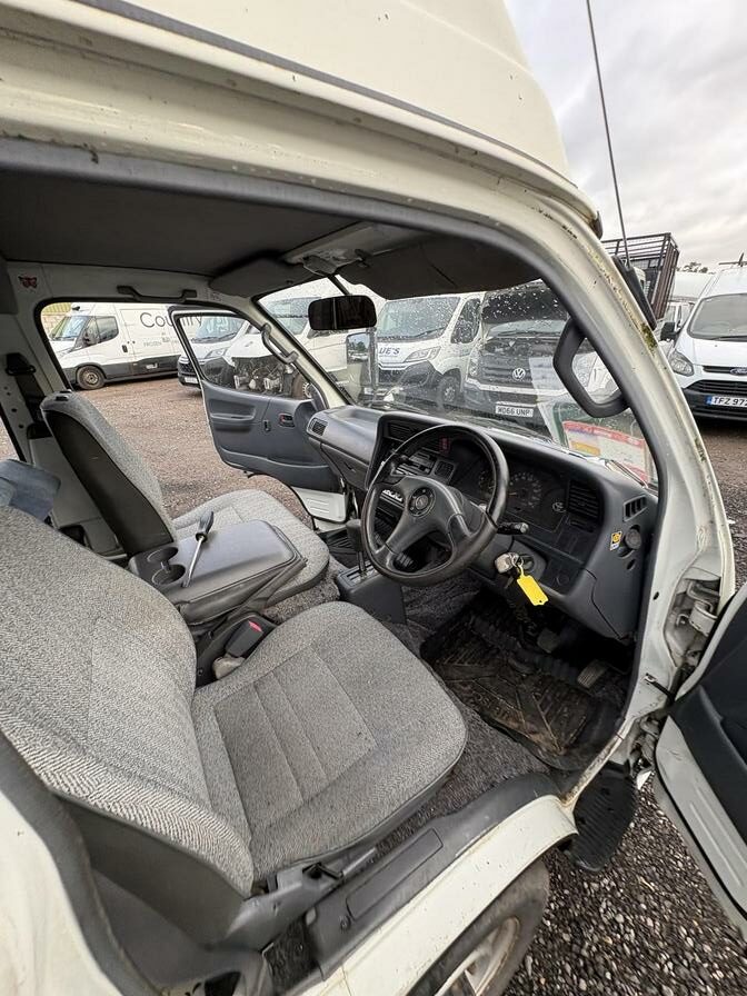 1995 Toyota HIAce – Model: Hiace – M545BSW