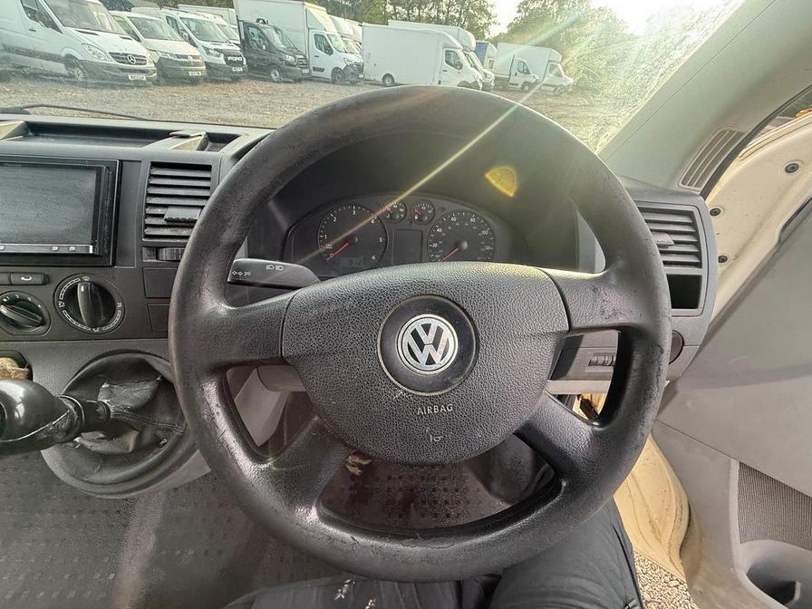 2008 Volkswagen Transporter – Model: Transporter T28 102 TDI SWB – RF58KWZ