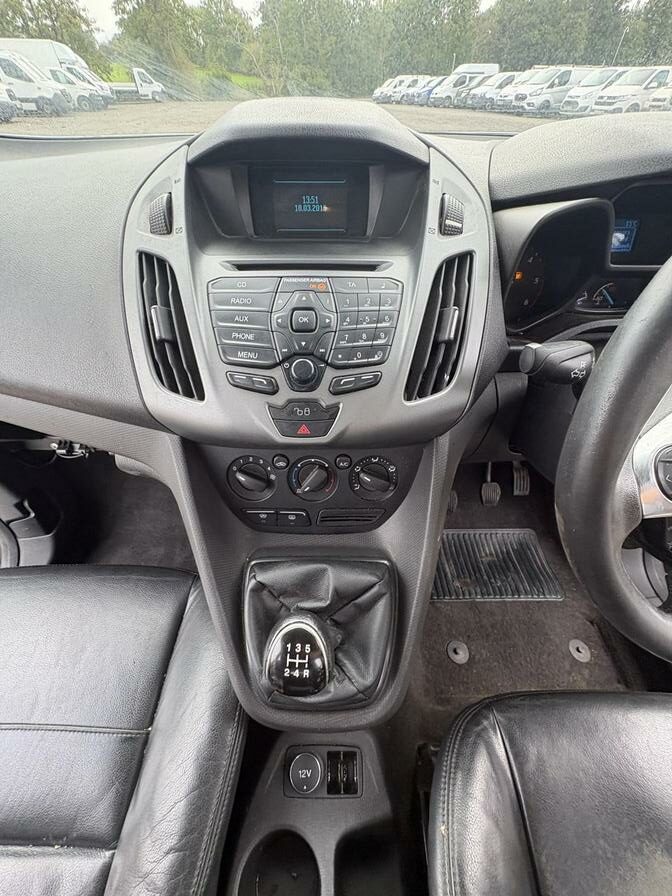 2015 Ford Tourneo Connect – Model: Tourneo Connect Style TDCi – YB15VWT