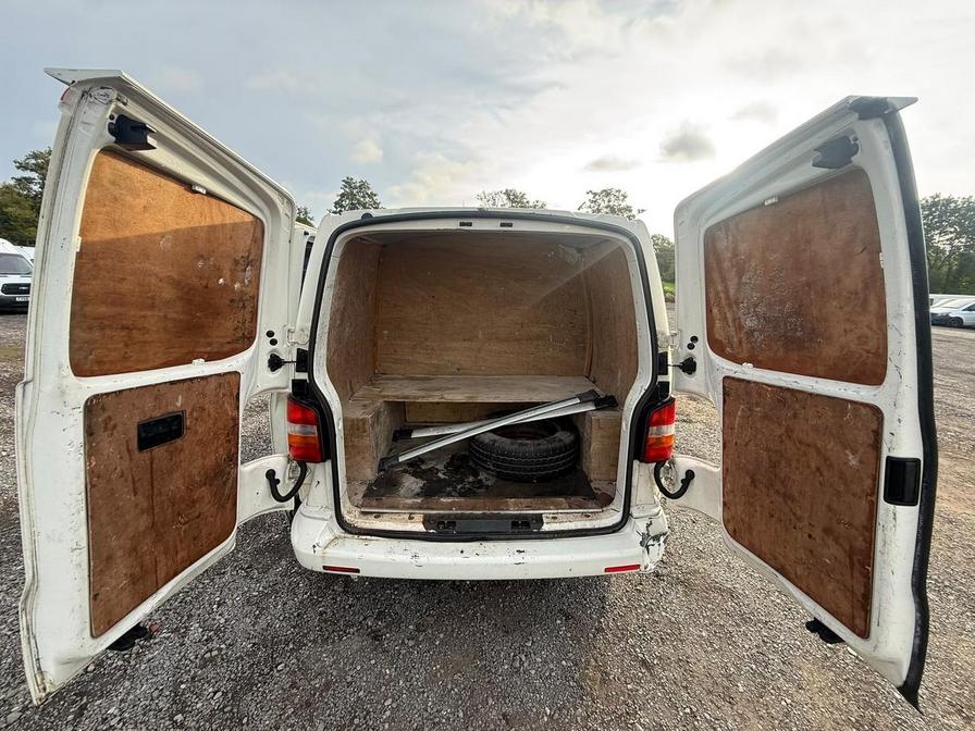 2008 Volkswagen Transporter – Model: Transporter T28 102 TDI SWB – RF58KWZ