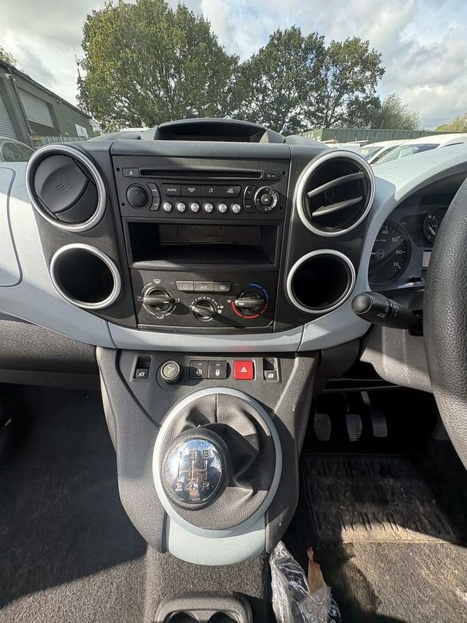 2015 Citroen Berlingo Multispace – Model: Berlingo Multispace VTR HDi – SK15OMT