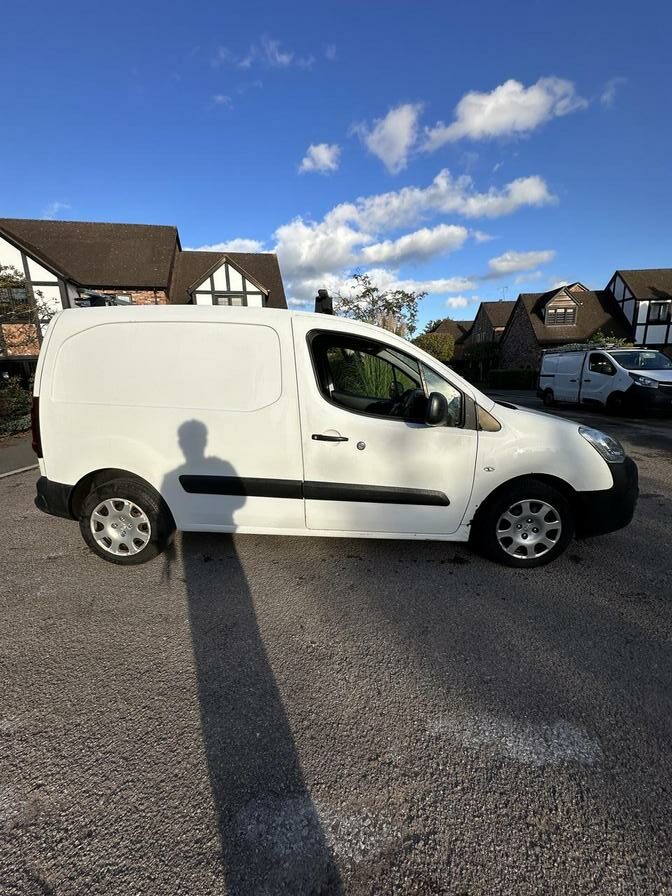 2017 Peugeot Partner – Model: Partner Professional L1 Blue HDi – NU67ZYE