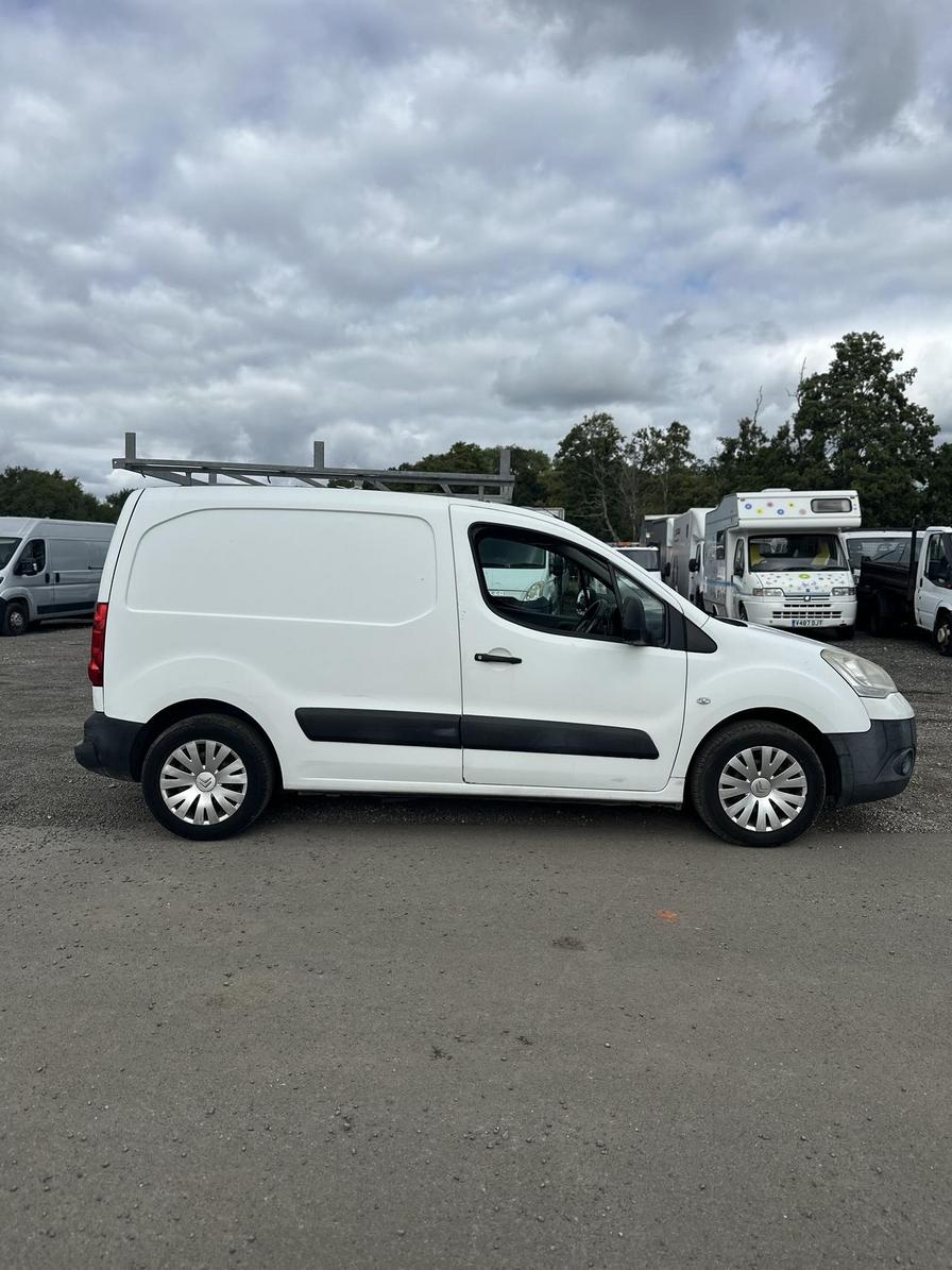 2012 Citroen Berlingo – Model: Berlingo 625 LX HDi – PN12YJZ