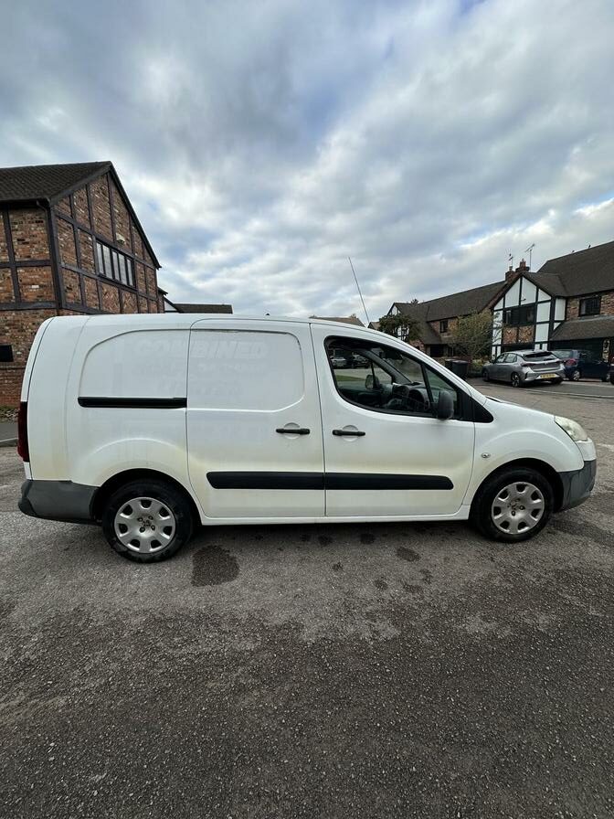 2014 Peugeot Partner – Model: Partner CRC HDi – AF64WVE