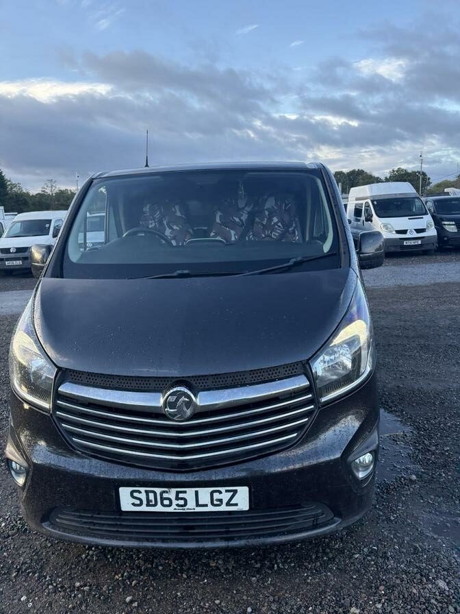 2015 Vauxhall Vivaro – Model: Vivaro 2700 Sportive CDTi – SD65LGZ