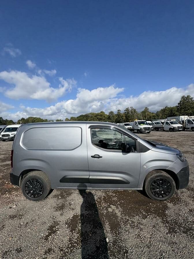 2022 Citroen Berlingo – Model: Berlingo 1000 Enterprise Professional Blue HDi – LA71SSX