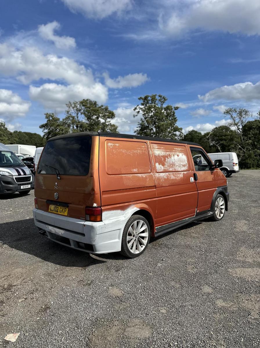 2002 Volkswagen Transporter – Model: Transporter TDI SWB – LJ02GKP