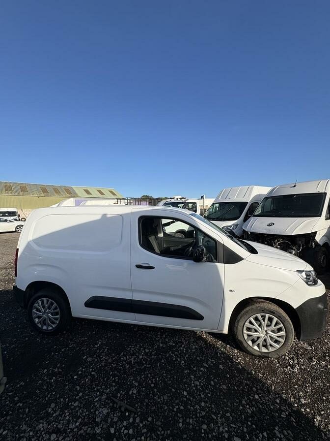 2022 Citroen Berlingo – Model: Berlingo 1000 Enterprise Professional Blue HDi – MD71YJM