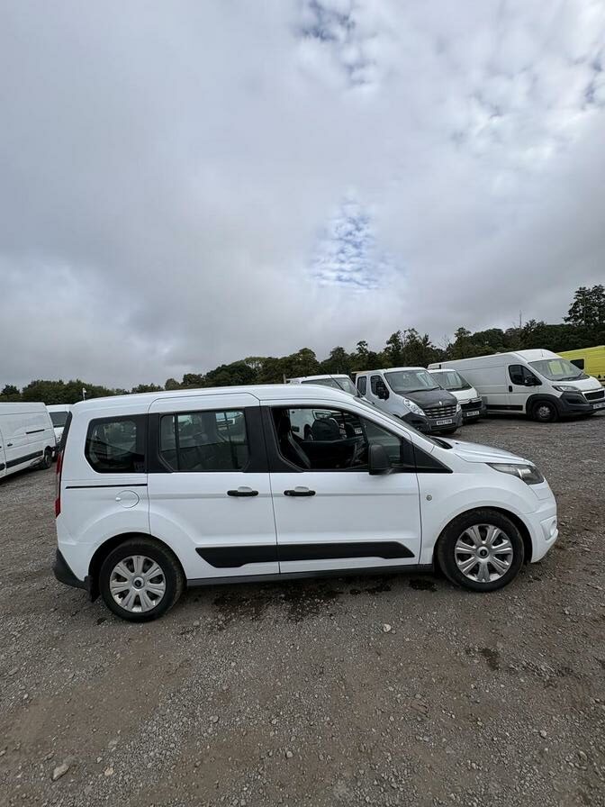 2015 Ford Tourneo Connect – Model: Tourneo Connect Style TDCi – YB15VWT