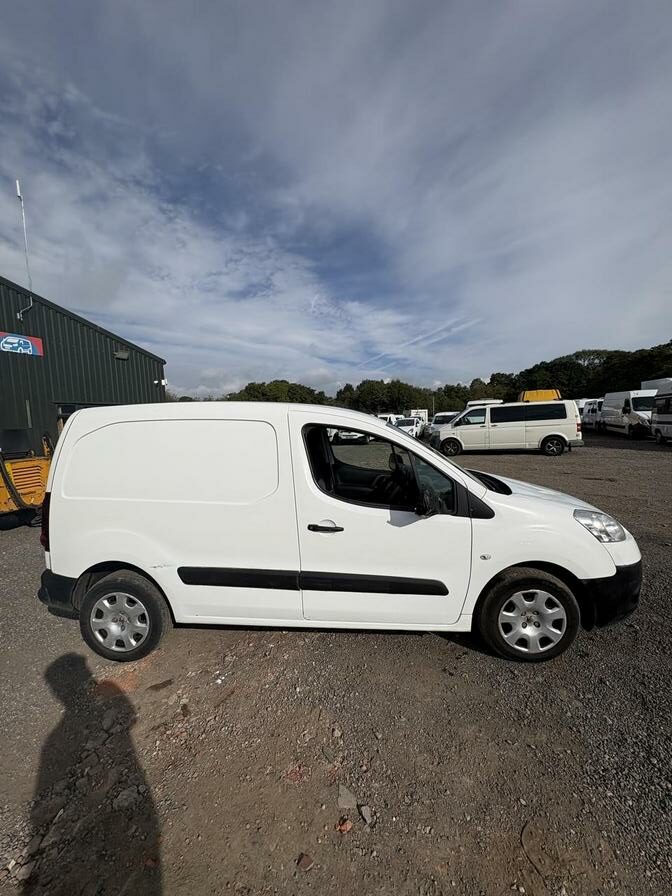 2014 Peugeot Partner – Model: Partner 850 Professional L1 HDi – FL14XPY