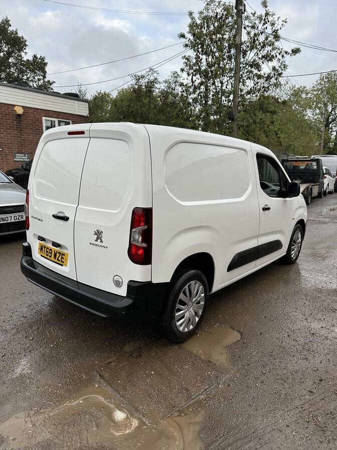 2019 Peugeot Partner – Model: Partner Professional L1 Blue HDi – MT69WZE