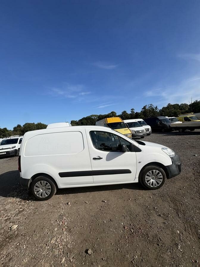 2017 Citroen Berlingo – Model: Berlingo 850 Enterprise Blue HDi – YH17VLZ