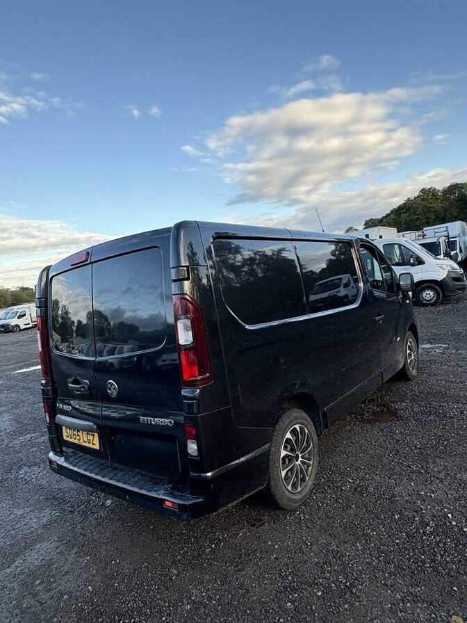 2015 Vauxhall Vivaro – Model: Vivaro 2700 Sportive CDTi – SD65LGZ