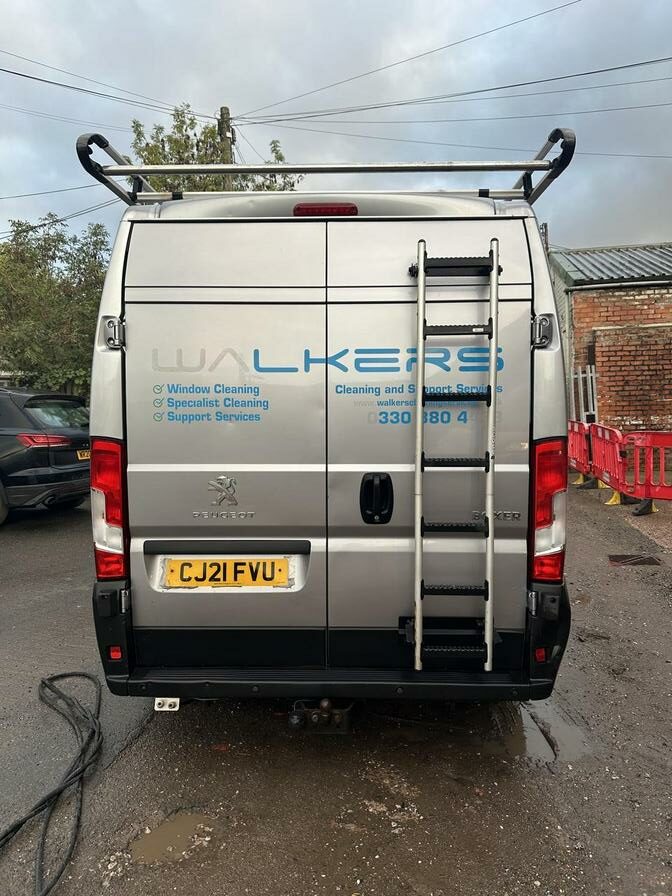 2021 Peugeot Boxer – Model: Boxer 335 Professional L2H2 Blue HDi – CJ21FVU