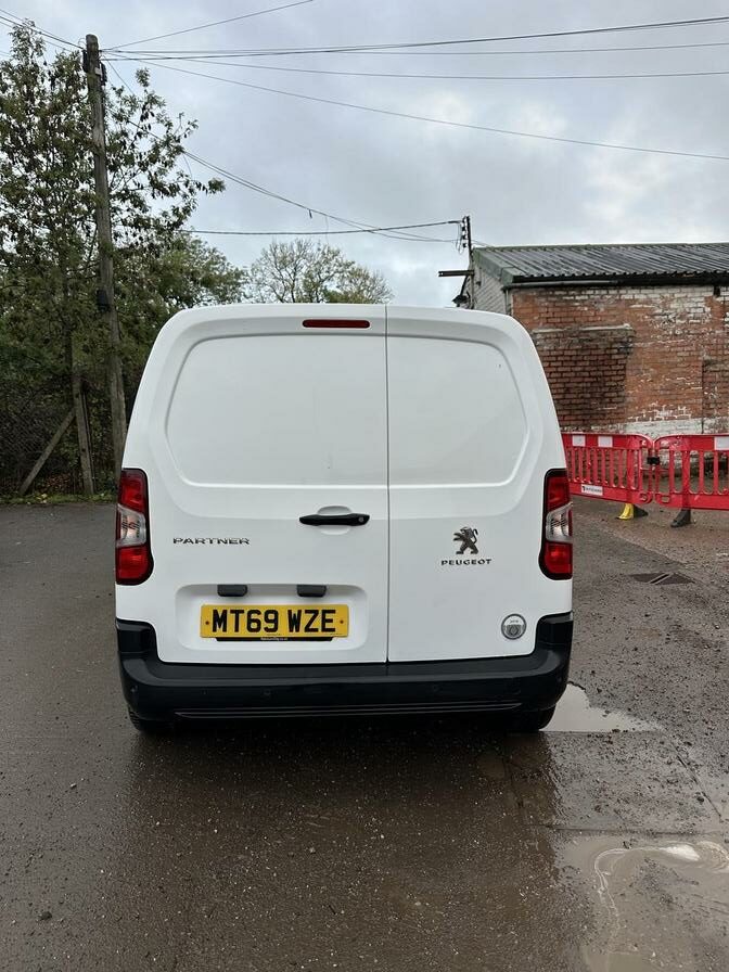 2019 Peugeot Partner – Model: Partner Professional L1 Blue HDi – MT69WZE