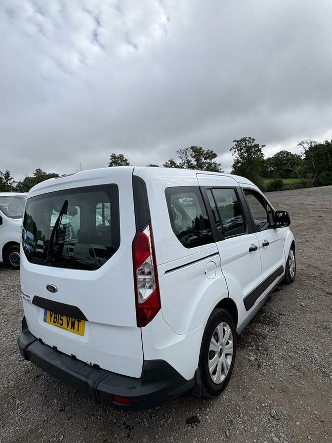 2015 Ford Tourneo Connect – Model: Tourneo Connect Style TDCi – YB15VWT