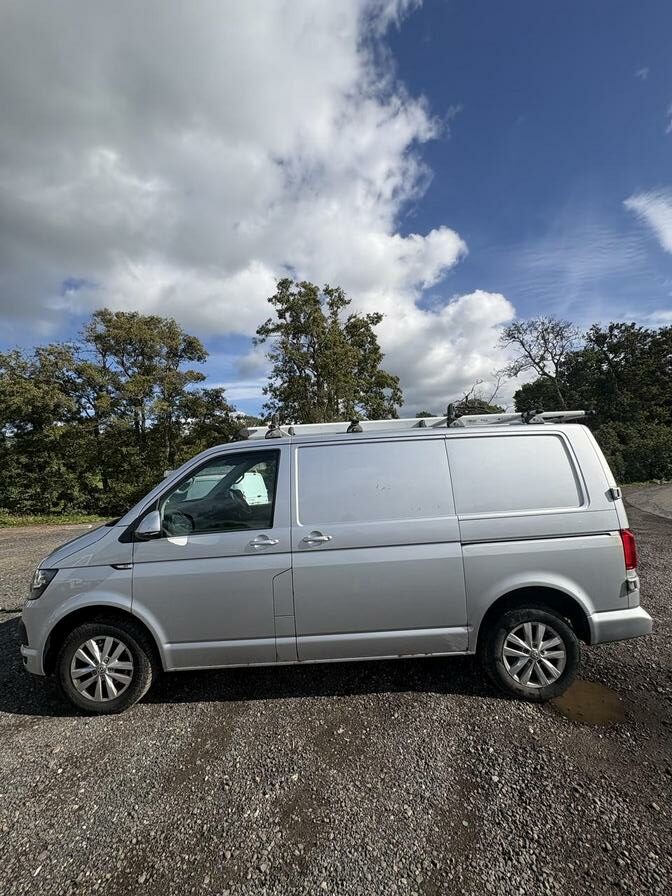 2015 Volkswagen Transporter – Model: Transporter T28 Highline TDI BlueMotion Technology – RJ65VKO