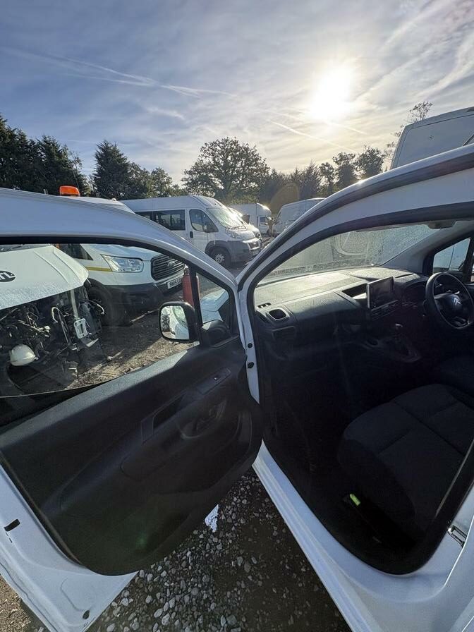2022 Citroen Berlingo – Model: Berlingo 1000 Enterprise Professional Blue HDi – MD71YJM