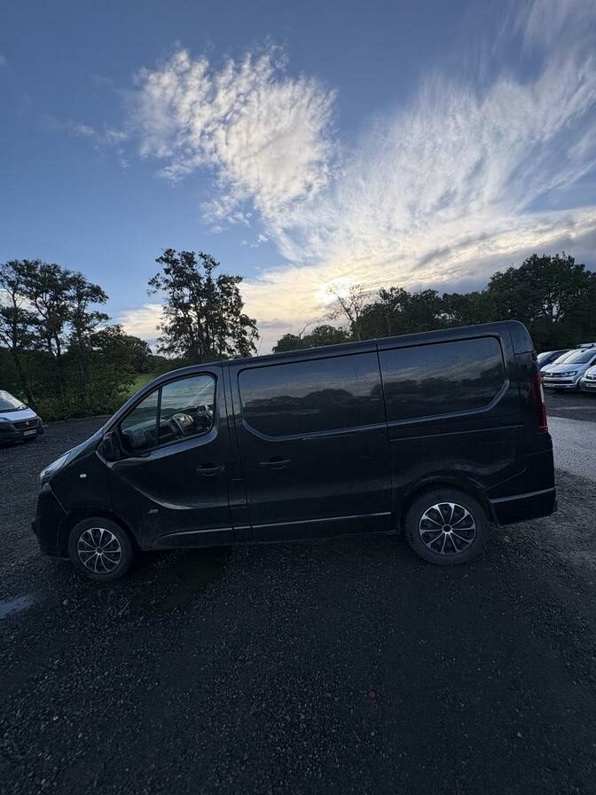 2015 Vauxhall Vivaro – Model: Vivaro 2700 Sportive CDTi – SD65LGZ