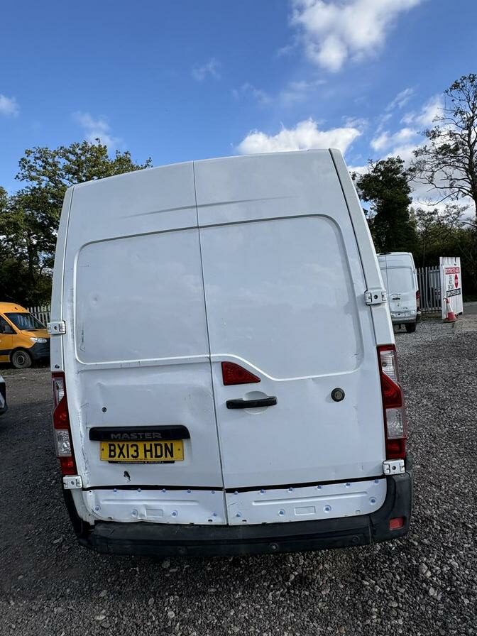 2013 Renault Master – Model: Master 125.35 LWB – BX13HDN