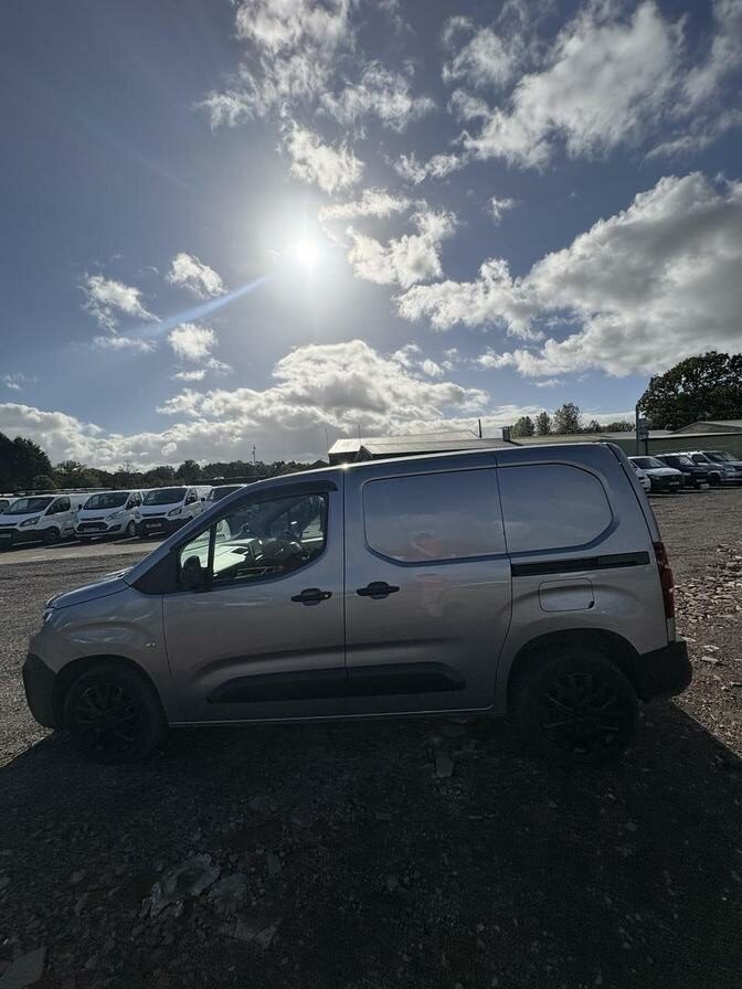 2022 Citroen Berlingo – Model: Berlingo 1000 Enterprise Professional Blue HDi – LA71SSX