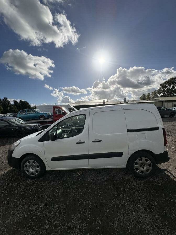 2017 Peugeot Partner – Model: Partner Professional L1 Blue HDi – WL66FEH
