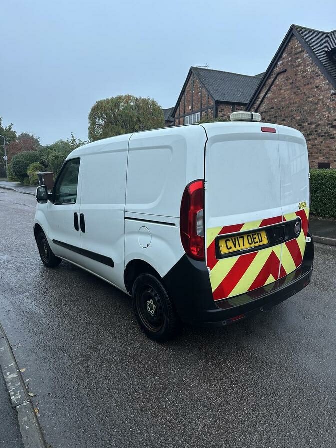 2017 Fiat Doblo Cargo – Model: Doblo 16v SX MultiJet II – CV17OED